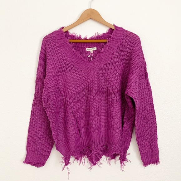 V-Neck Frayed Sweater - Picture 10 of 13
